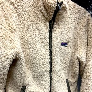 Patagonia women’s zip up jacket fleece. Medium